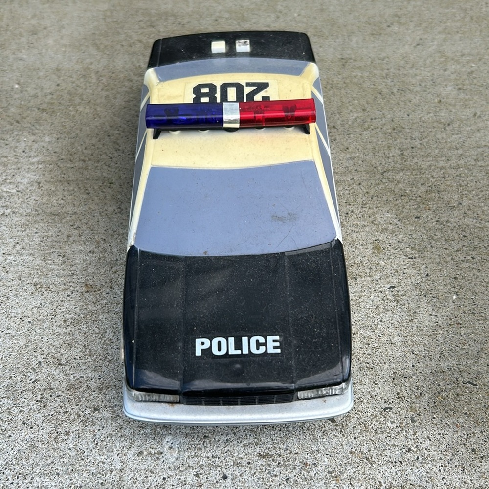 Police Car - Picture 3 of 7